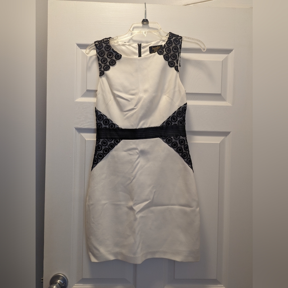 Laundry by Shelli Segal dress